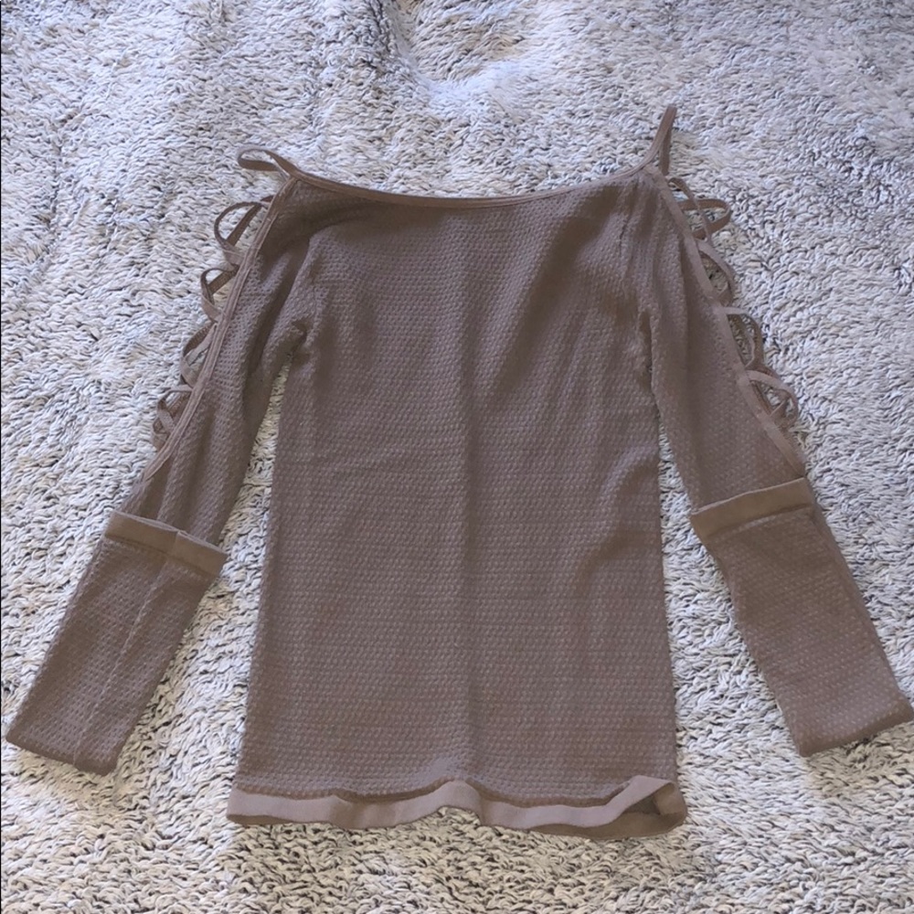 FREE PEOPLE OFF THE SHOULDER TOP